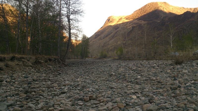 Каменнная река