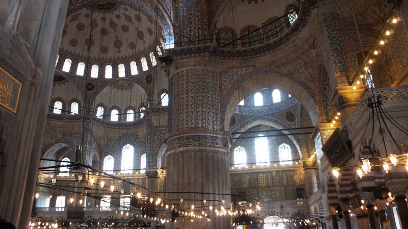 В Стамбульской мечети