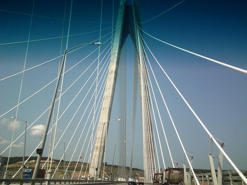 Красавец-мост